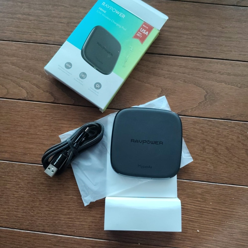 RAVPower Fast Wireless Charger, Qi-Certified 10W Charging Pad for iPhone Samsung